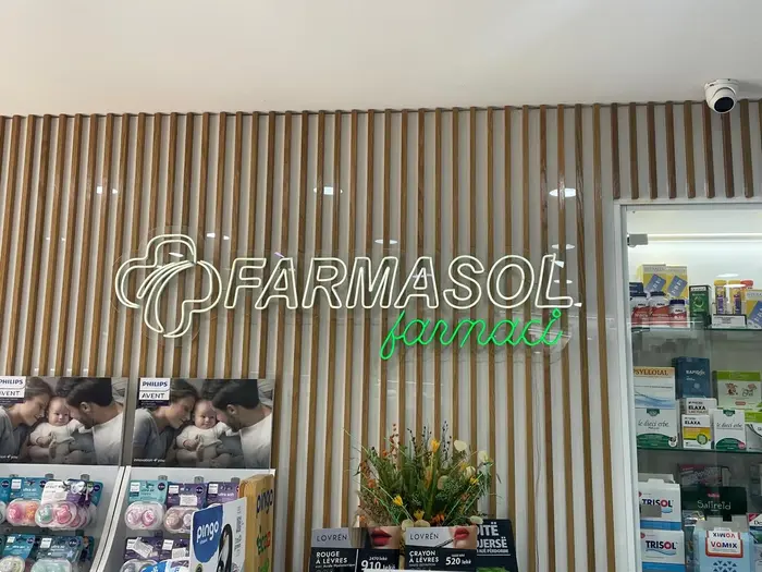 Farmasol – Wall Decoration — projekt reklamues i realizuar nga Agolli Reklama