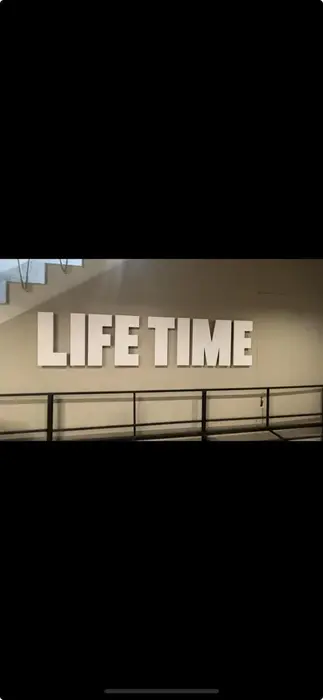 LIFE TIME – WALL LOGO — projekt reklamues i realizuar nga Agolli Reklama